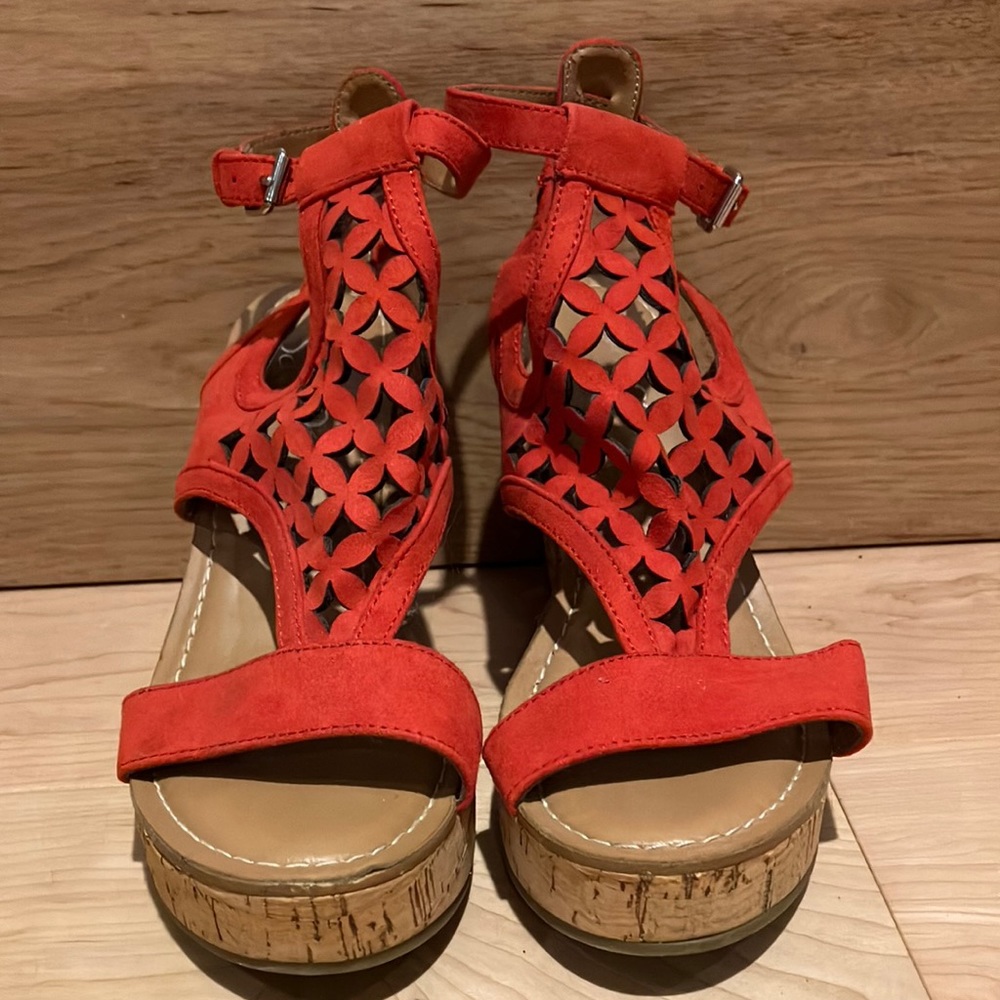 FRANCO SARTO CAMERON Wedge Platform Sandal Red/Orange Faux Suede Cutout Detail